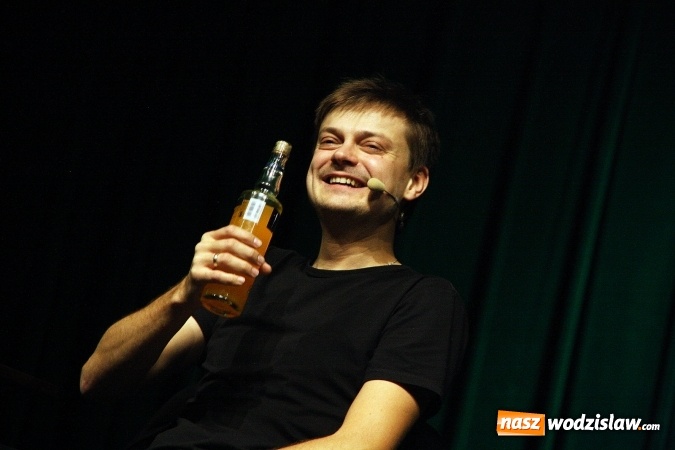 Zdjęcie w galerii na portalu naszwodzislaw.com: Kabaret Smile na scenie Rydułtowskiego Centrum Kultury wiadomości z regionu