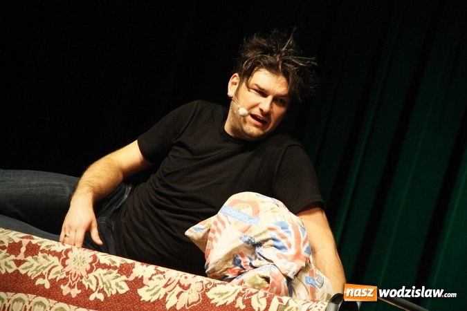 Zdjęcie w galerii na portalu naszwodzislaw.com: Kabaret Smile na scenie Rydułtowskiego Centrum Kultury wiadomości z regionu