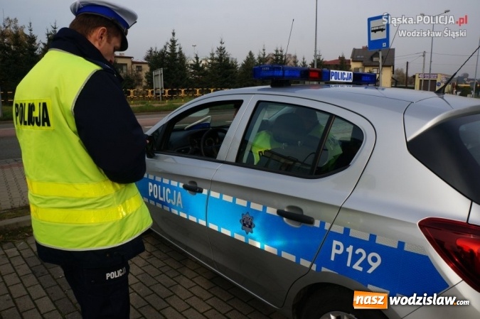 Zdjęcie w galerii na portalu naszwodzislaw.com: Akcja wodzisławskiej&nbsp;drog&oacute;wki. Rozdawali odblaski i zachęcali do bezpłatnego przeglądu swojego samochodu wiadomości z regionu
