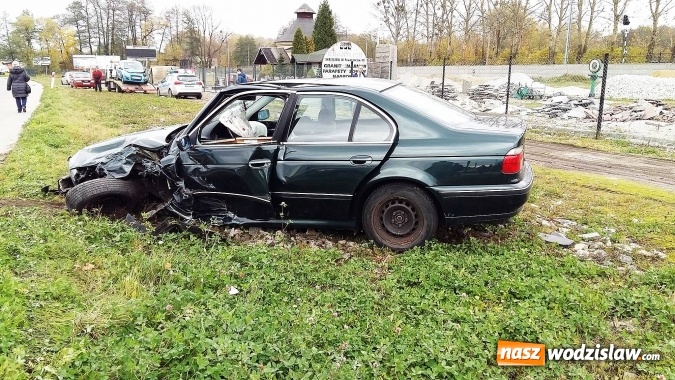 Zdjęcie w galerii na portalu naszwodzislaw.com: Wypadek na Bogumińskiej. Ucierpiało pięć osób wiadomości z regionu