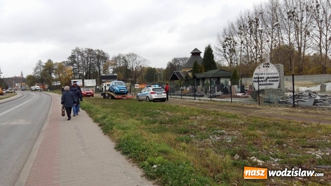 Zdjęcie w galerii na portalu naszwodzislaw.com: Wypadek na Bogumińskiej. Ucierpiało pięć osób wiadomości z regionu