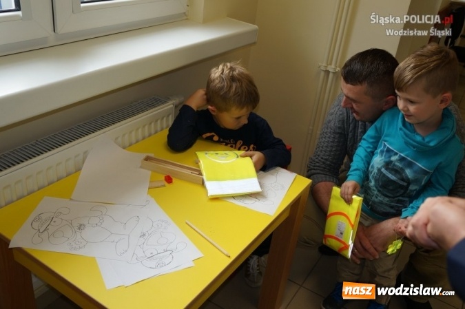 Zdjęcie w galerii na portalu naszwodzislaw.com: Wodzisławska komenda przyjazna dzieciom. Powstał niebieski pokój i kącik zabawowy  wiadomości z regionu