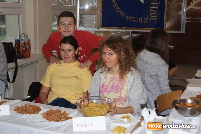 Zdjęcie w galerii na portalu naszwodzislaw.com: W tej szkole mają iście latynoskie temperamenty wiadomości z regionu