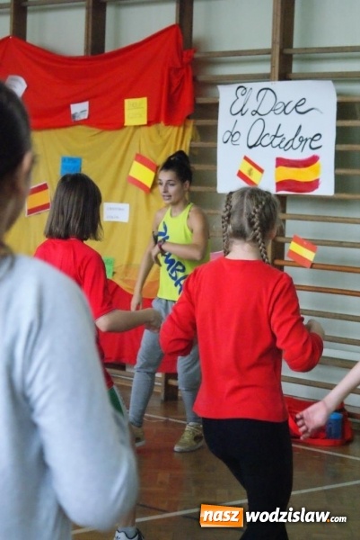 Zdjęcie w galerii na portalu naszwodzislaw.com: W tej szkole mają iście latynoskie temperamenty wiadomości z regionu