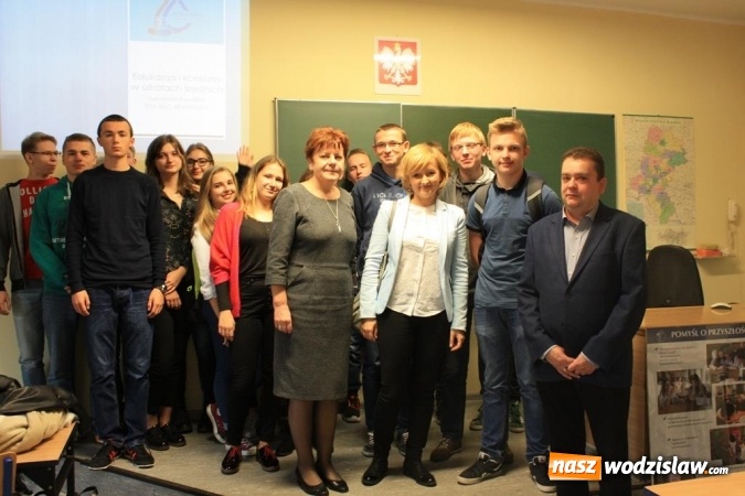 Zdjęcie w galerii na portalu naszwodzislaw.com: Matura i co dalej?  wiadomości z regionu