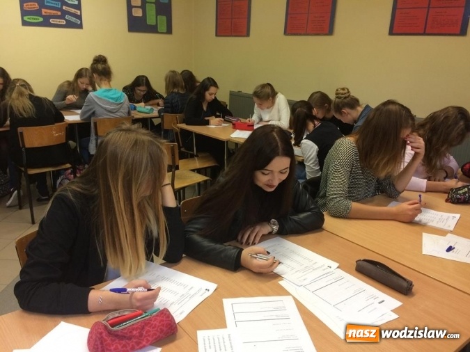 Zdjęcie w galerii na portalu naszwodzislaw.com: Matura i co dalej?  wiadomości z regionu