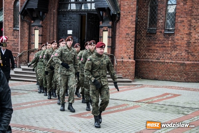 Zdjęcie w galerii na portalu naszwodzislaw.com: Mundur im nie straszny. Ślubowanie na rydułtowskim Rynku wiadomości z regionu