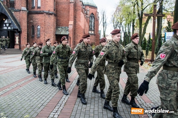 Zdjęcie w galerii na portalu naszwodzislaw.com: Mundur im nie straszny. Ślubowanie na rydułtowskim Rynku wiadomości z regionu