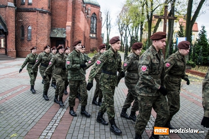 Zdjęcie w galerii na portalu naszwodzislaw.com: Mundur im nie straszny. Ślubowanie na rydułtowskim Rynku wiadomości z regionu