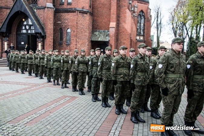Zdjęcie w galerii na portalu naszwodzislaw.com: Mundur im nie straszny. Ślubowanie na rydułtowskim Rynku wiadomości z regionu