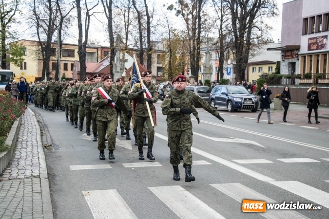Zdjęcie w galerii na portalu naszwodzislaw.com: Mundur im nie straszny. Ślubowanie na rydułtowskim Rynku wiadomości z regionu