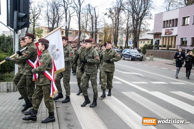 Zdjęcie w galerii na portalu naszwodzislaw.com: Mundur im nie straszny. Ślubowanie na rydułtowskim Rynku wiadomości z regionu
