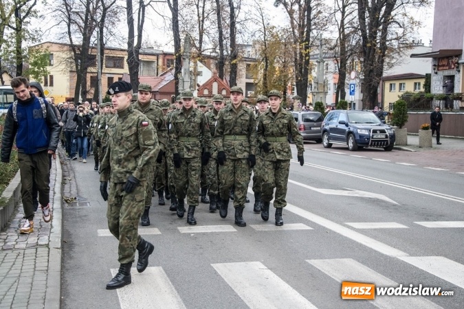 Zdjęcie w galerii na portalu naszwodzislaw.com: Mundur im nie straszny. Ślubowanie na rydułtowskim Rynku wiadomości z regionu