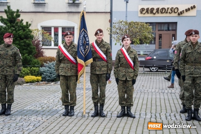 Zdjęcie w galerii na portalu naszwodzislaw.com: Mundur im nie straszny. Ślubowanie na rydułtowskim Rynku wiadomości z regionu