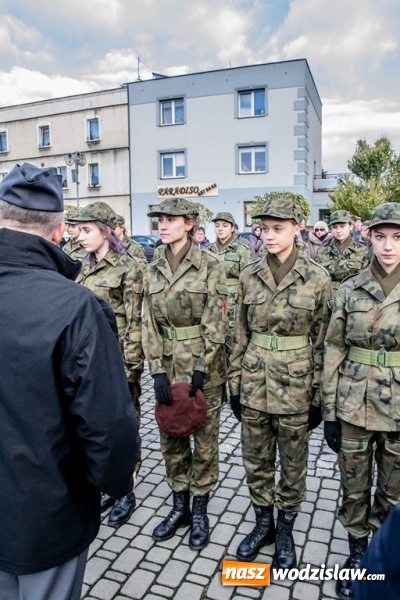 Zdjęcie w galerii na portalu naszwodzislaw.com: Mundur im nie straszny. Ślubowanie na rydułtowskim Rynku wiadomości z regionu
