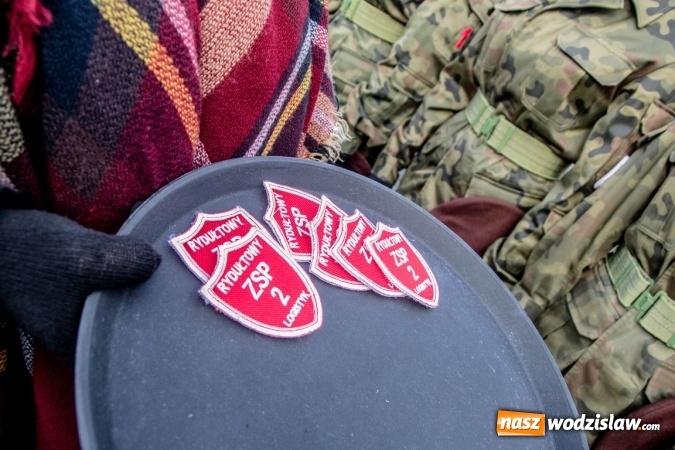 Zdjęcie w galerii na portalu naszwodzislaw.com: Mundur im nie straszny. Ślubowanie na rydułtowskim Rynku wiadomości z regionu