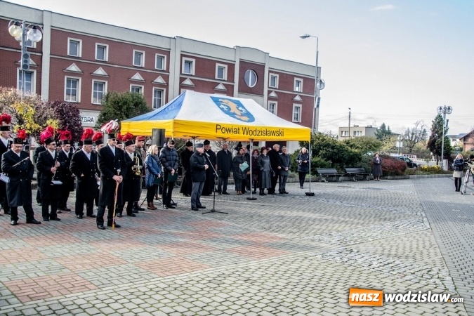 Zdjęcie w galerii na portalu naszwodzislaw.com: Mundur im nie straszny. Ślubowanie na rydułtowskim Rynku wiadomości z regionu