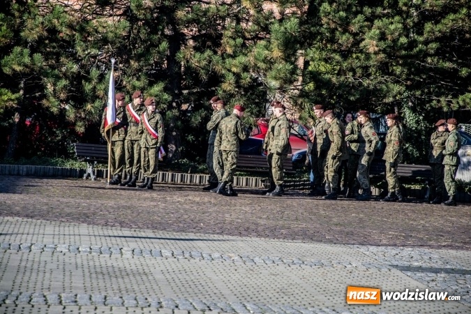 Zdjęcie w galerii na portalu naszwodzislaw.com: Mundur im nie straszny. Ślubowanie na rydułtowskim Rynku wiadomości z regionu