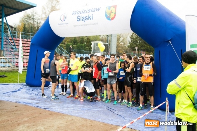 Zdjęcie w galerii na portalu naszwodzislaw.com: Jubileuszowy Półmaraton Wodzisławski. Na starcie ponad 250 zawodników wiadomości z regionu