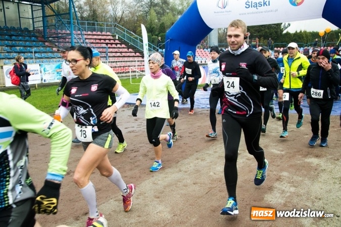 Zdjęcie w galerii na portalu naszwodzislaw.com: Jubileuszowy Półmaraton Wodzisławski. Na starcie ponad 250 zawodników wiadomości z regionu
