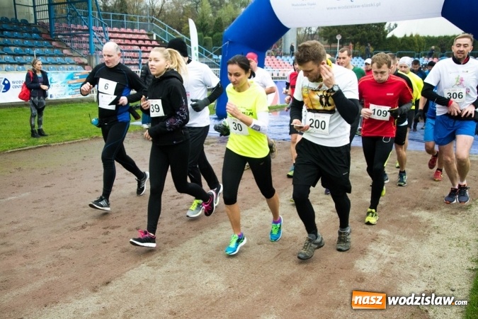 Zdjęcie w galerii na portalu naszwodzislaw.com: Jubileuszowy Półmaraton Wodzisławski. Na starcie ponad 250 zawodników wiadomości z regionu