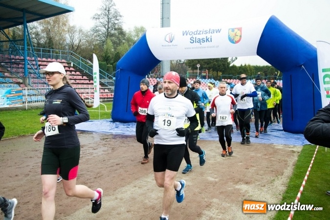 Zdjęcie w galerii na portalu naszwodzislaw.com: Jubileuszowy Półmaraton Wodzisławski. Na starcie ponad 250 zawodników wiadomości z regionu