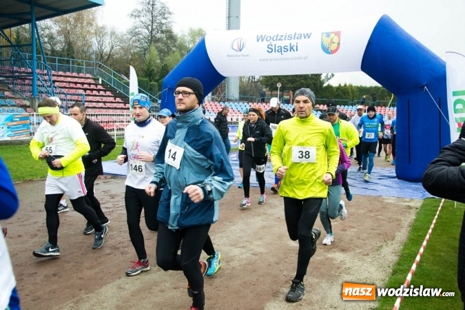 Zdjęcie w galerii na portalu naszwodzislaw.com: Jubileuszowy Półmaraton Wodzisławski. Na starcie ponad 250 zawodników wiadomości z regionu
