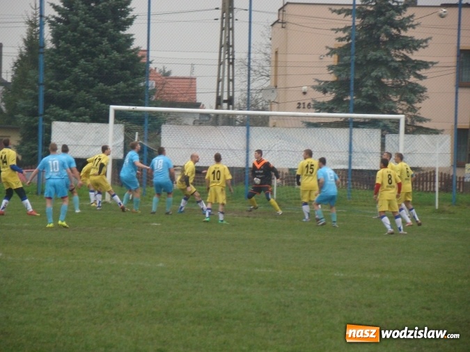 Zdjęcie w galerii na portalu naszwodzislaw.com: Rozw&oacute;j Bełsznica zwycięski w meczu na bagnie w Kokoszycach wiadomości z regionu