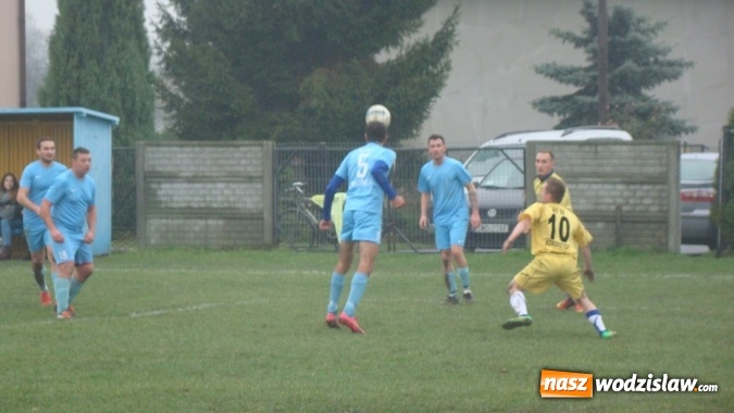 Zdjęcie w galerii na portalu naszwodzislaw.com: Rozw&oacute;j Bełsznica zwycięski w meczu na bagnie w Kokoszycach wiadomości z regionu