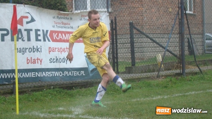 Zdjęcie w galerii na portalu naszwodzislaw.com: Rozw&oacute;j Bełsznica zwycięski w meczu na bagnie w Kokoszycach wiadomości z regionu