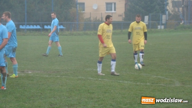 Zdjęcie w galerii na portalu naszwodzislaw.com: Rozw&oacute;j Bełsznica zwycięski w meczu na bagnie w Kokoszycach wiadomości z regionu