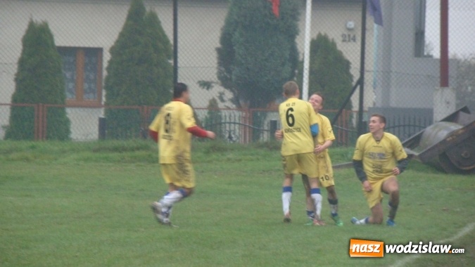 Zdjęcie w galerii na portalu naszwodzislaw.com: Rozw&oacute;j Bełsznica zwycięski w meczu na bagnie w Kokoszycach wiadomości z regionu