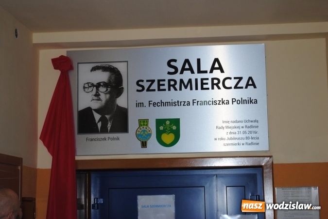 Zdjęcie w galerii na portalu naszwodzislaw.com: Radlin: Sala szermiercza z patronem. Odsłonięto tablicę ku czci Fechmistrza Polnika wiadomości z regionu