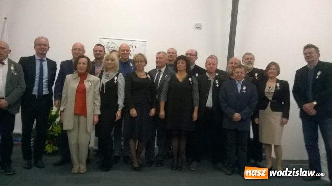 Zdjęcie w galerii na portalu naszwodzislaw.com: Nauczycielka Liceum Ogólnokształcącego im. Noblistów Polskich w Rydułtowach odznaczona Krzyżem Wolności i Solidarności  wiadomości z regionu