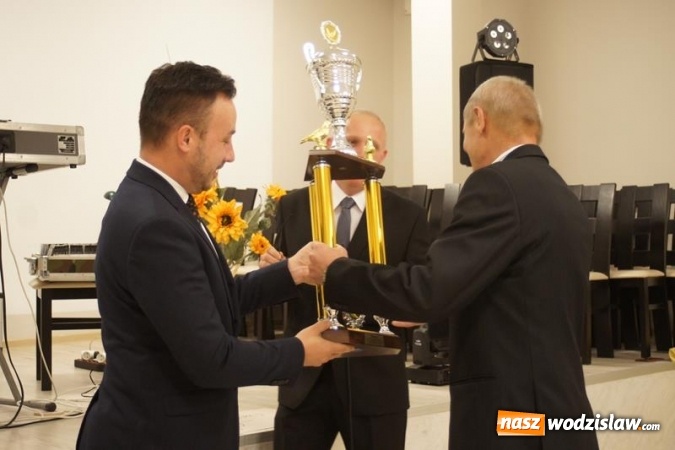 Zdjęcie w galerii na portalu naszwodzislaw.com: Hodowcy gołębi pocztowych z Oddziału w Mszanie podsumowali sezon lotowy  wiadomości z regionu