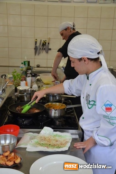 Zdjęcie w galerii na portalu naszwodzislaw.com: Młodzi kucharze z Katowic zwycięzcami Śląskiej Jesieni Kulinarnej w Wodzisławiu Śl. wiadomości z regionu