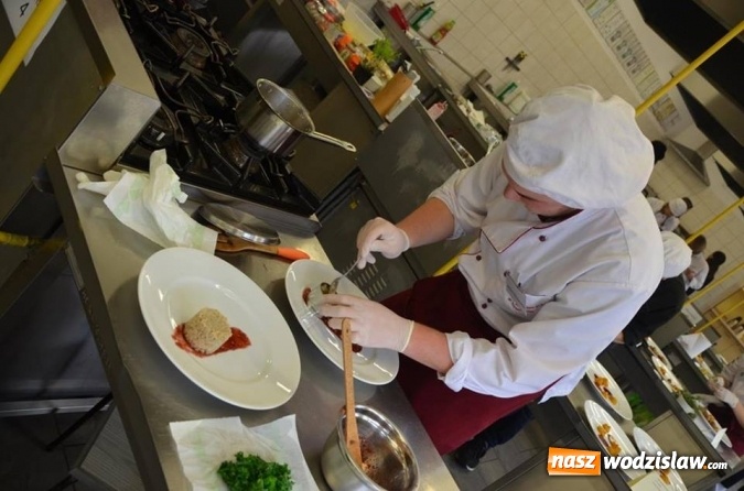 Zdjęcie w galerii na portalu naszwodzislaw.com: Młodzi kucharze z Katowic zwycięzcami Śląskiej Jesieni Kulinarnej w Wodzisławiu Śl. wiadomości z regionu