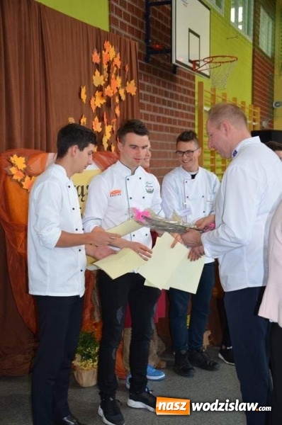 Zdjęcie w galerii na portalu naszwodzislaw.com: Młodzi kucharze z Katowic zwycięzcami Śląskiej Jesieni Kulinarnej w Wodzisławiu Śl. wiadomości z regionu