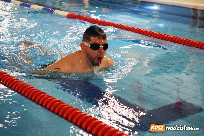 Zdjęcie w galerii na portalu naszwodzislaw.com: 24-godzinny Maraton Pływacki zakończony sukcesem. Ponad 400 os&oacute;b wzięło udział w akcji wiadomości z regionu