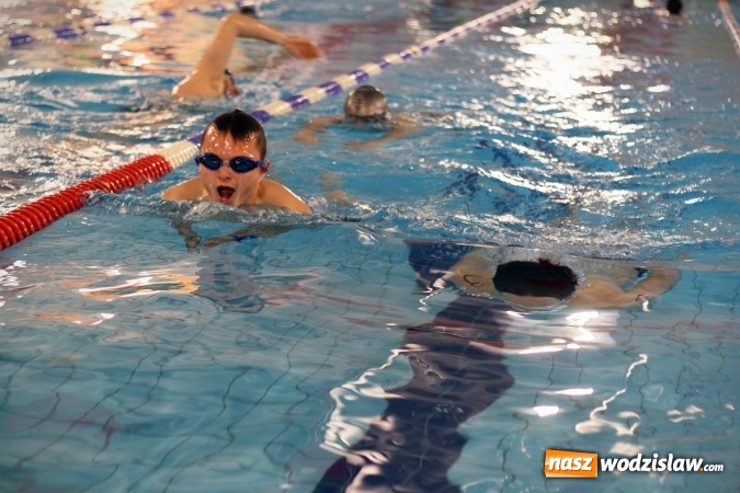 Zdjęcie w galerii na portalu naszwodzislaw.com: 24-godzinny Maraton Pływacki zakończony sukcesem. Ponad 400 os&oacute;b wzięło udział w akcji wiadomości z regionu