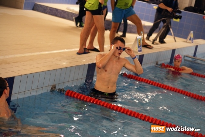 Zdjęcie w galerii na portalu naszwodzislaw.com: 24-godzinny Maraton Pływacki zakończony sukcesem. Ponad 400 os&oacute;b wzięło udział w akcji wiadomości z regionu