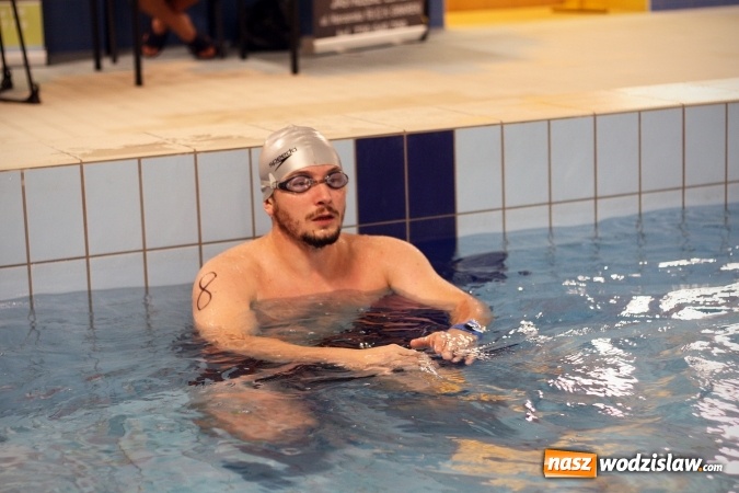 Zdjęcie w galerii na portalu naszwodzislaw.com: 24-godzinny Maraton Pływacki zakończony sukcesem. Ponad 400 os&oacute;b wzięło udział w akcji wiadomości z regionu