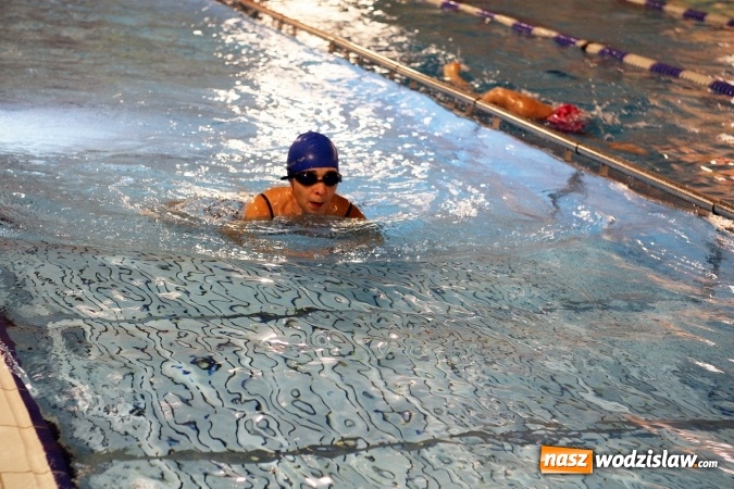 Zdjęcie w galerii na portalu naszwodzislaw.com: 24-godzinny Maraton Pływacki zakończony sukcesem. Ponad 400 os&oacute;b wzięło udział w akcji wiadomości z regionu