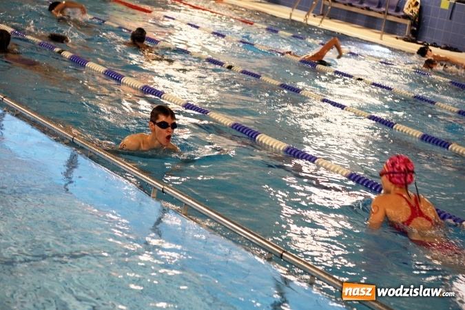 Zdjęcie w galerii na portalu naszwodzislaw.com: 24-godzinny Maraton Pływacki zakończony sukcesem. Ponad 400 os&oacute;b wzięło udział w akcji wiadomości z regionu