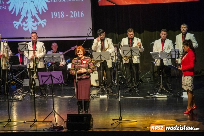 Zdjęcie w galerii na portalu naszwodzislaw.com: Patriotyczna nuta zabrzmiała w Rydułtowach  wiadomości z regionu
