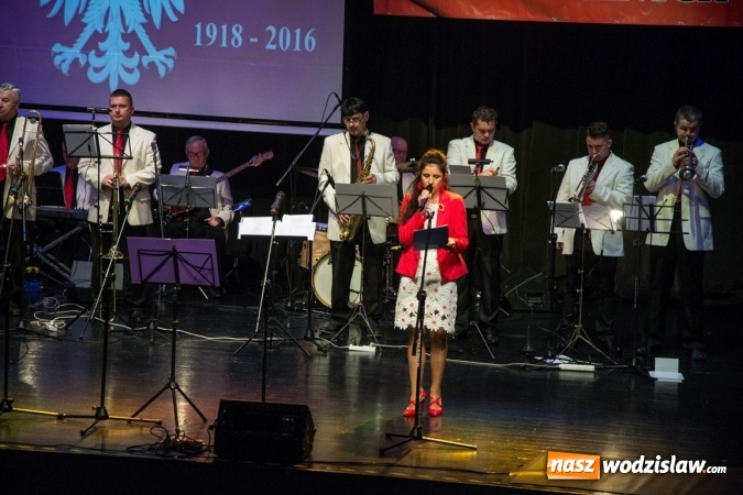 Zdjęcie w galerii na portalu naszwodzislaw.com: Patriotyczna nuta zabrzmiała w Rydułtowach  wiadomości z regionu