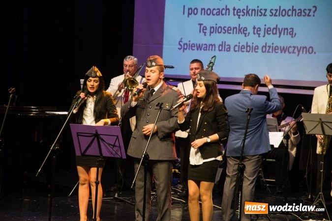 Zdjęcie w galerii na portalu naszwodzislaw.com: Patriotyczna nuta zabrzmiała w Rydułtowach  wiadomości z regionu