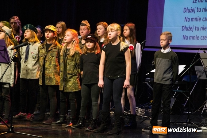 Zdjęcie w galerii na portalu naszwodzislaw.com: Patriotyczna nuta zabrzmiała w Rydułtowach  wiadomości z regionu