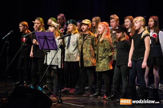 Zdjęcie w galerii na portalu naszwodzislaw.com: Patriotyczna nuta zabrzmiała w Rydułtowach  wiadomości z regionu