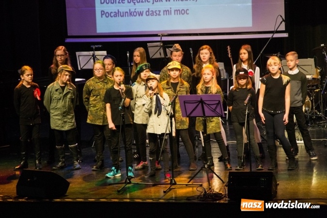 Zdjęcie w galerii na portalu naszwodzislaw.com: Patriotyczna nuta zabrzmiała w Rydułtowach  wiadomości z regionu